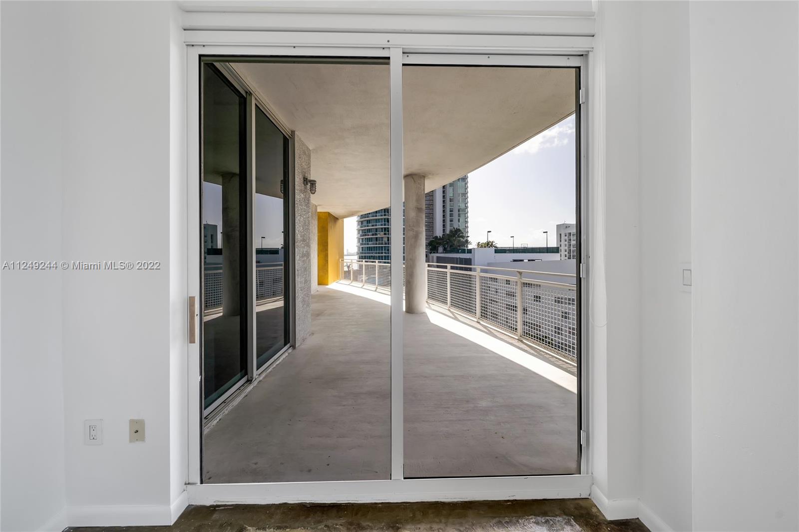 444 NE 30th St Unit: 808