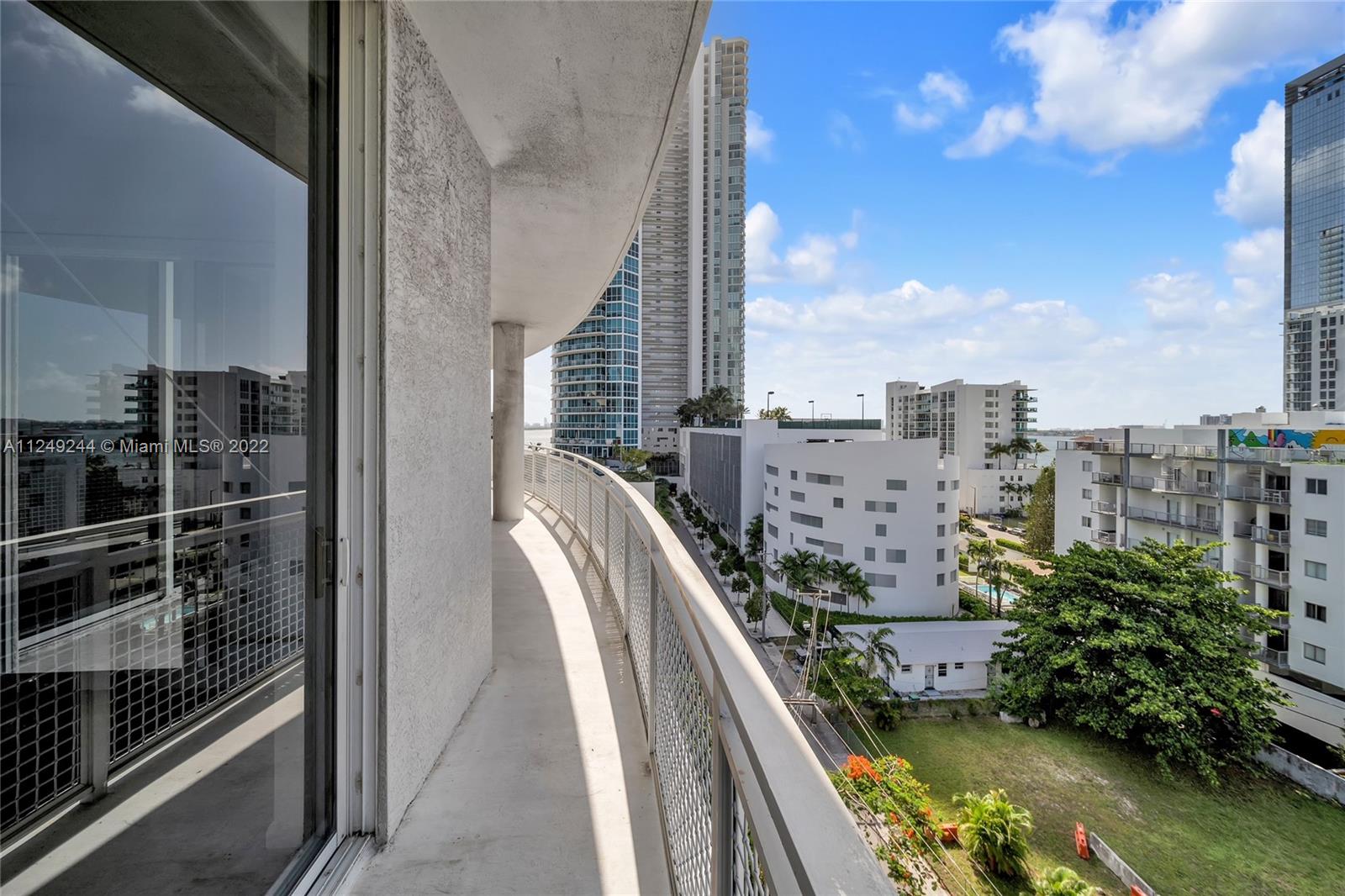 444 NE 30th St Unit: 808