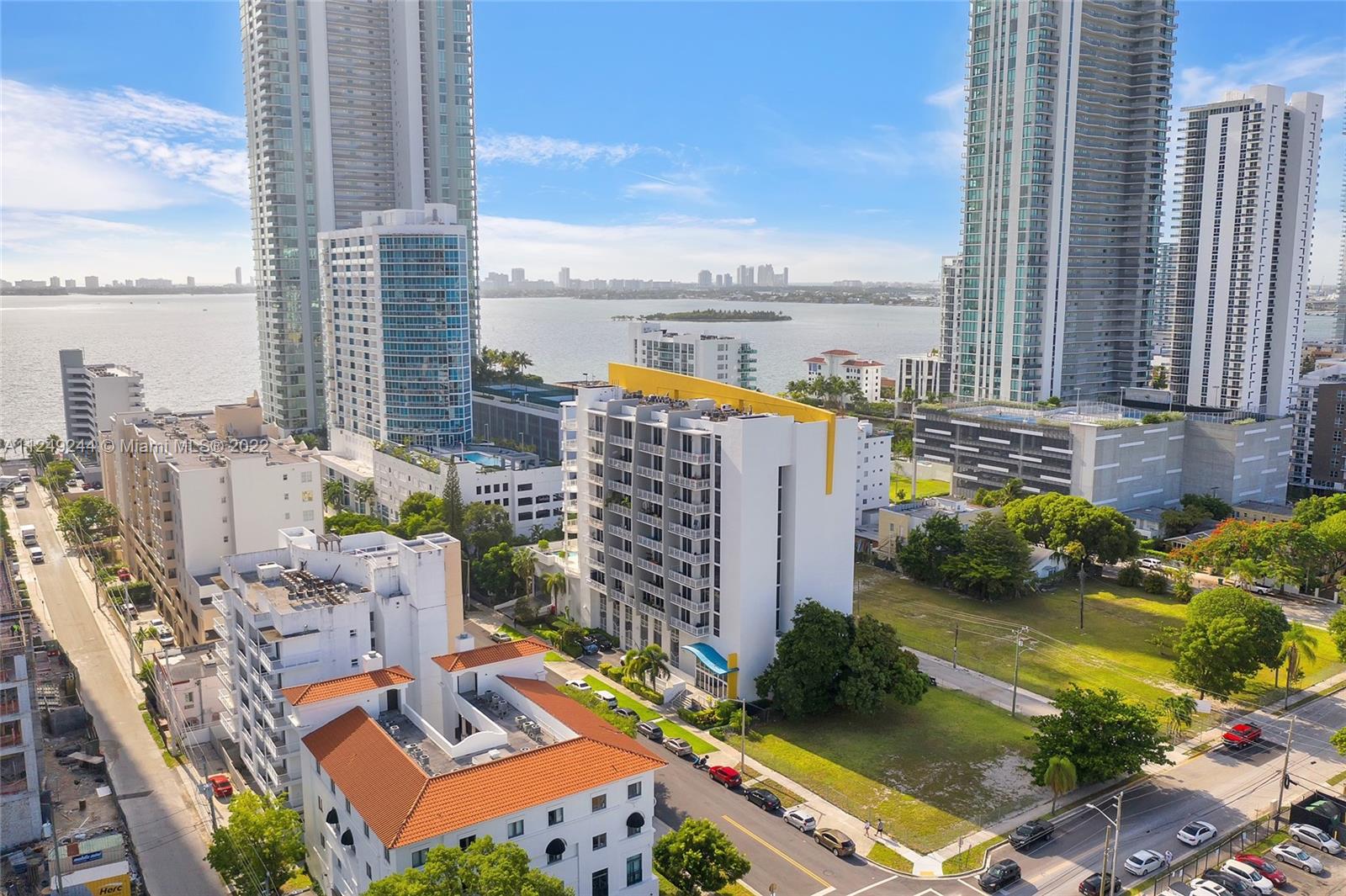 444 NE 30th St Unit: 808