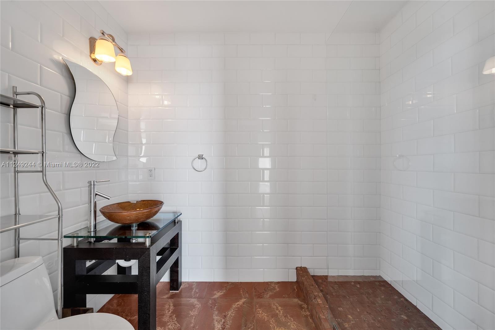 444 NE 30th St Unit: 808