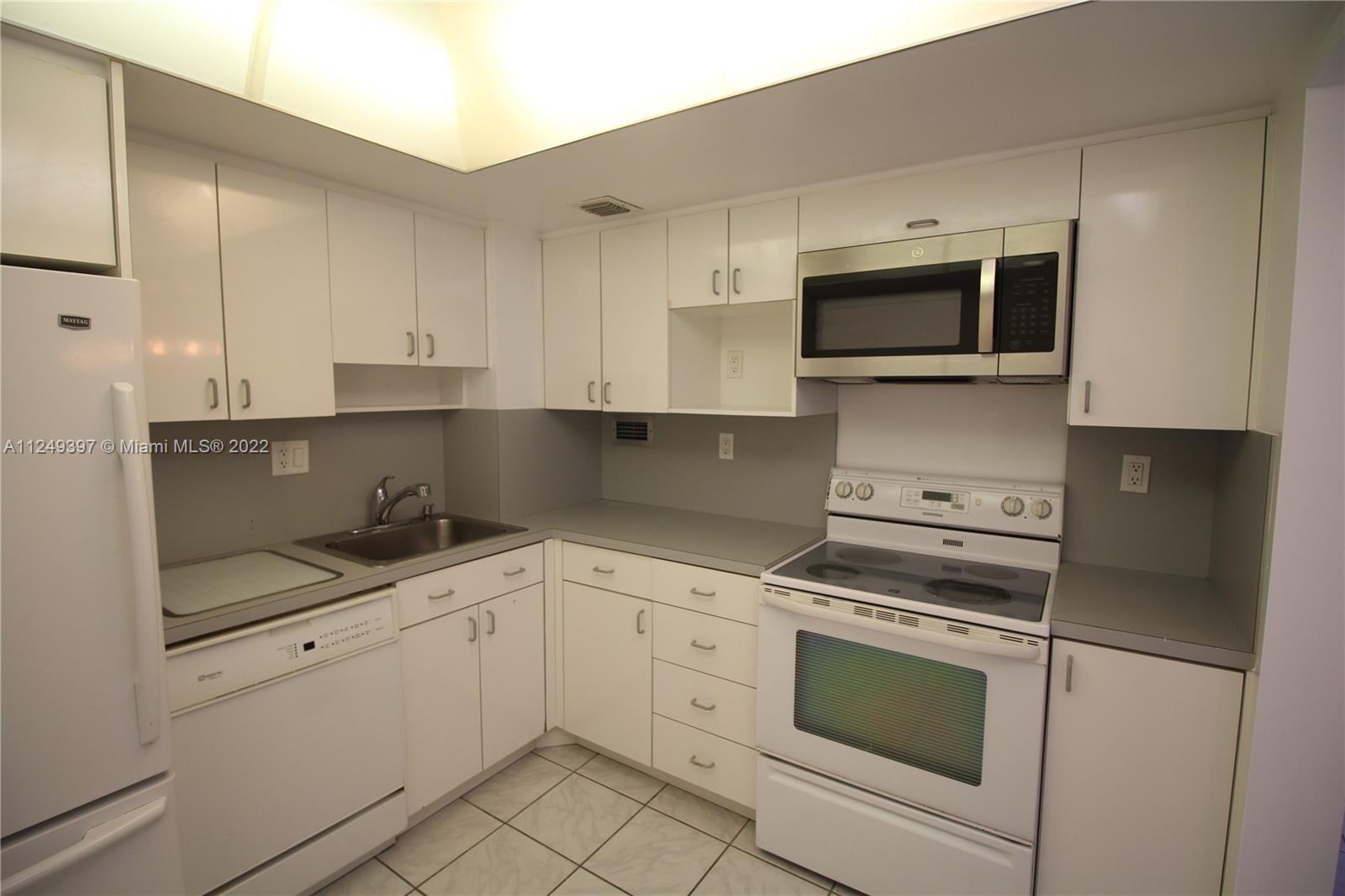3180 S Ocean Dr Unit: 1406