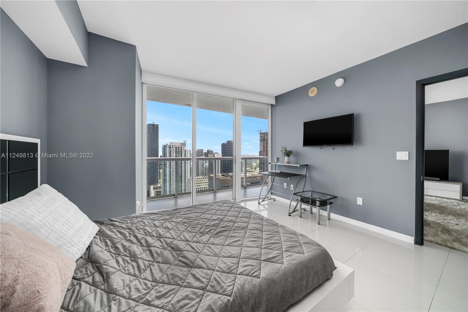 495 Brickell Ave Unit: 5203