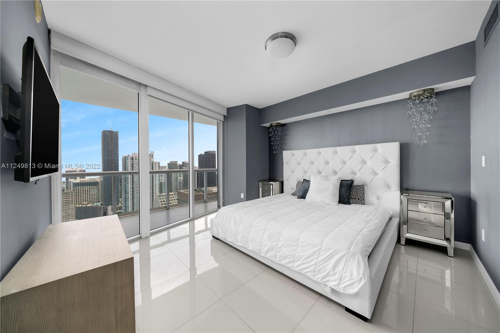 495 Brickell Ave Unit: 5203