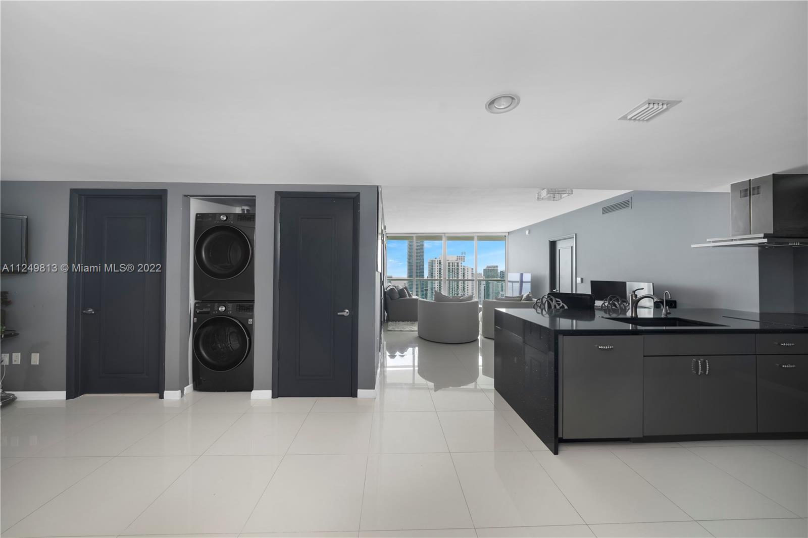 495 Brickell Ave Unit: 5203