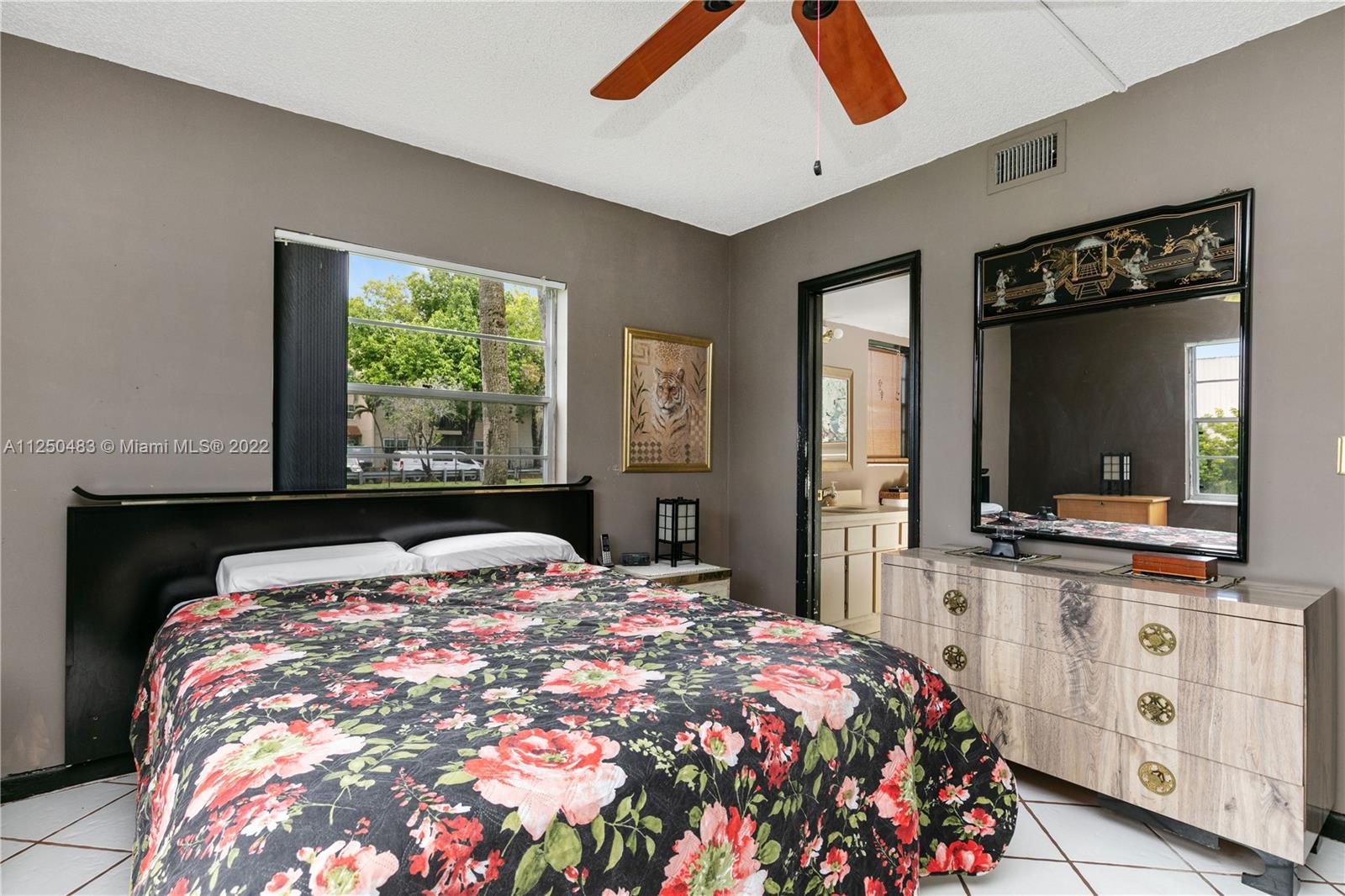 5560 Lakeside Dr Unit: 106