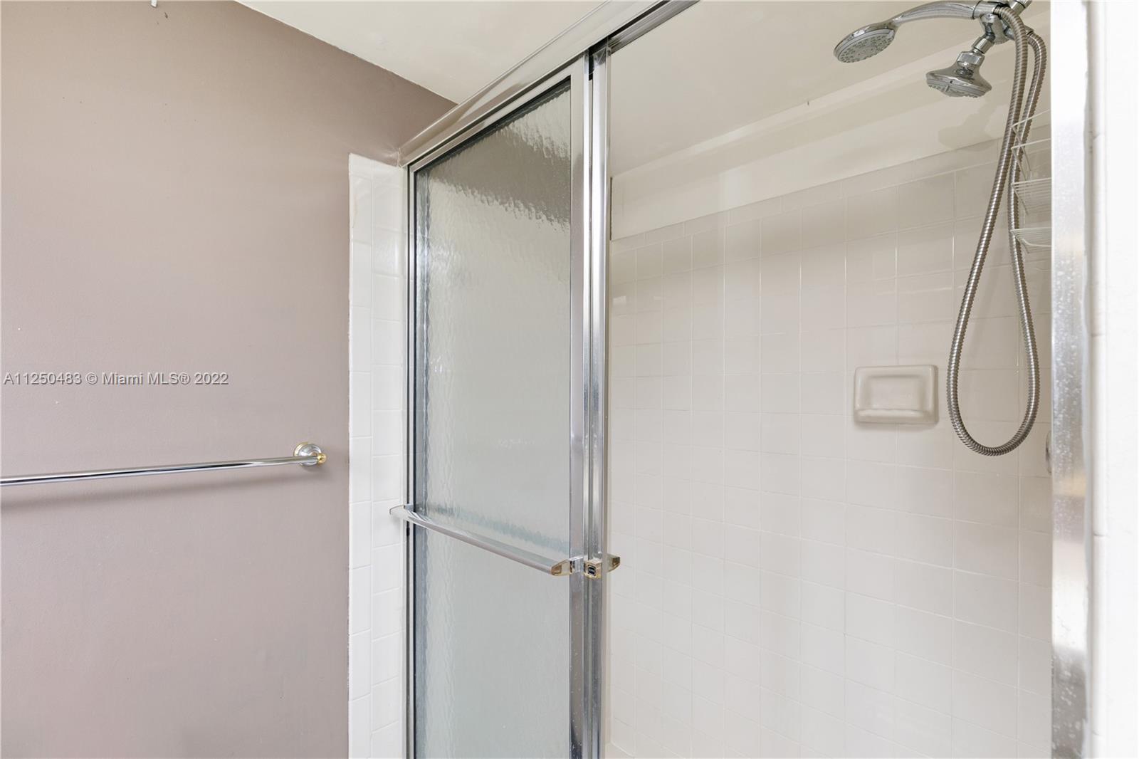 5560 Lakeside Dr Unit: 106