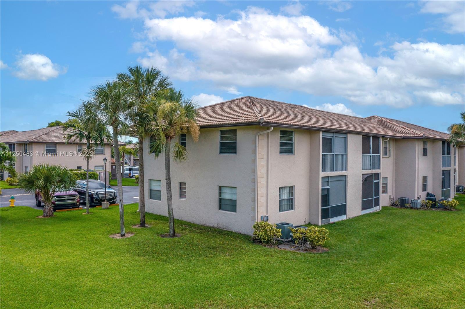 5560 Lakeside Dr Unit: 106