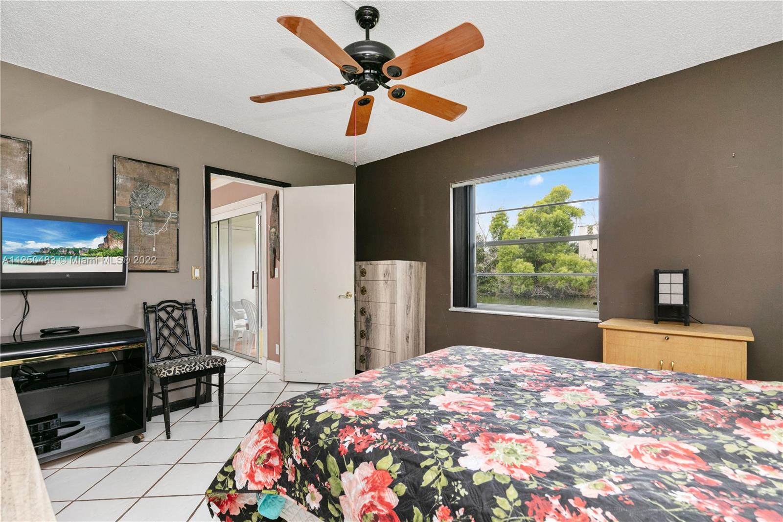 5560 Lakeside Dr Unit: 106