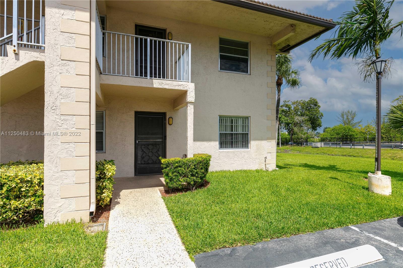 5560 Lakeside Dr Unit: 106