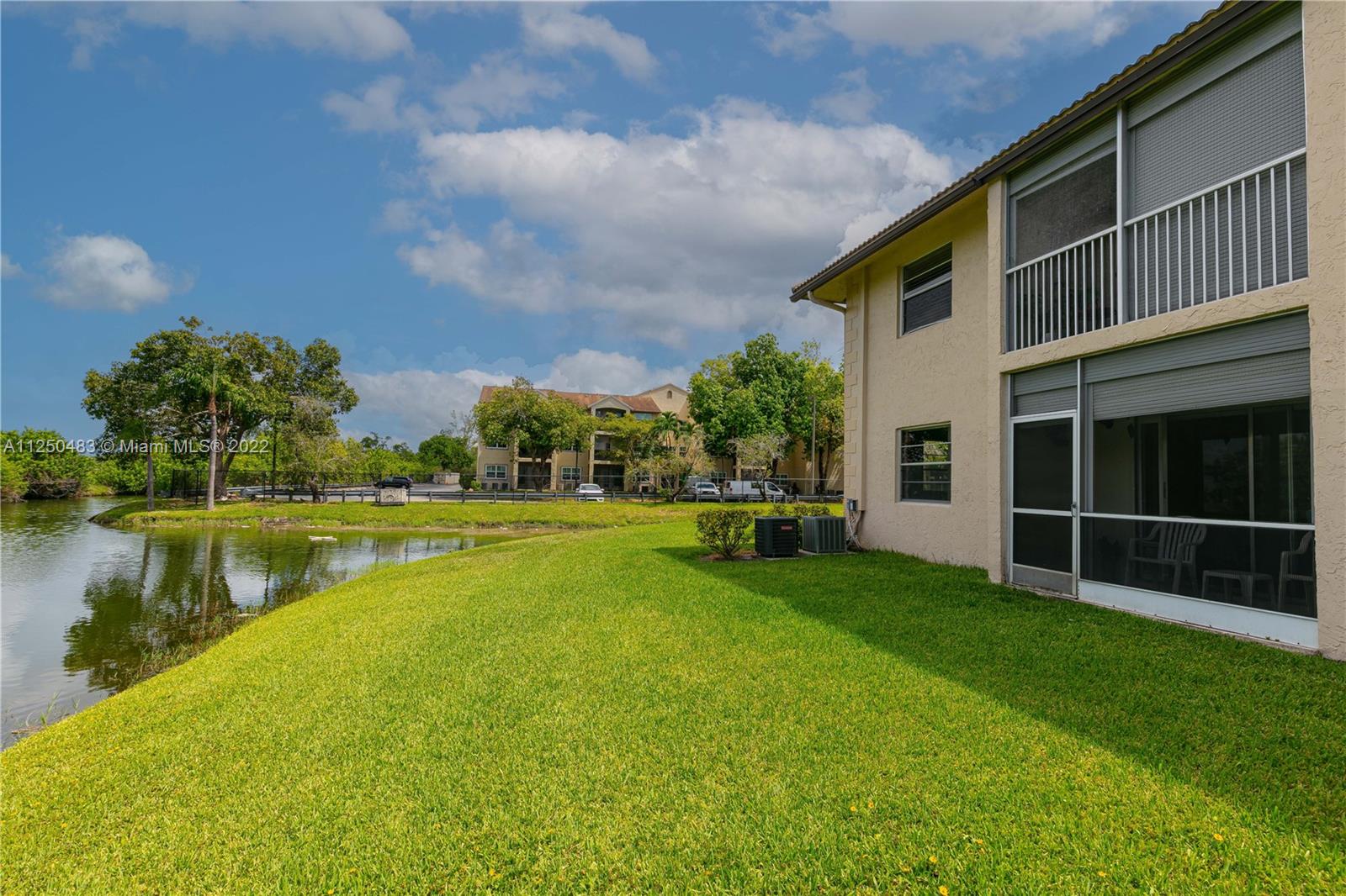 5560 Lakeside Dr Unit: 106
