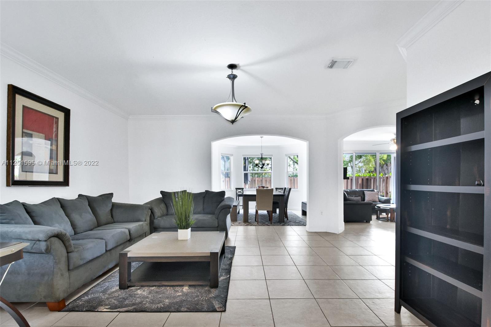 10829 NW 85th Ter