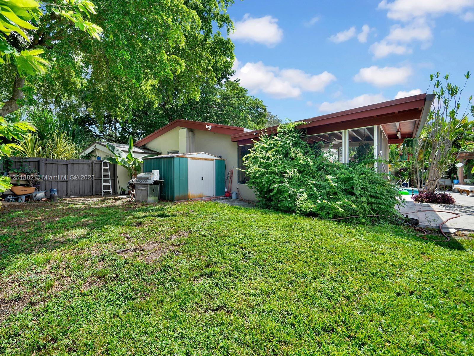 414 S 57th Way