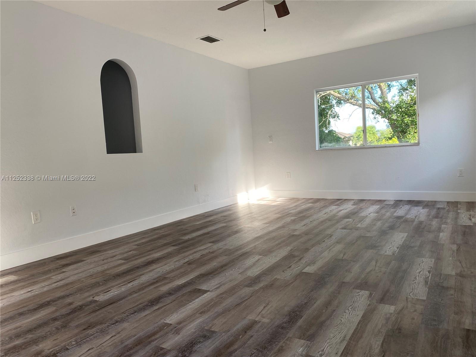 16350 SW 50th Ter