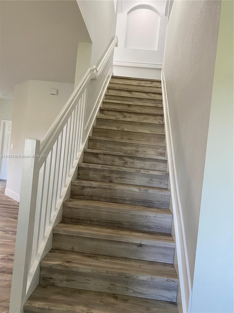 16350 SW 50th Ter