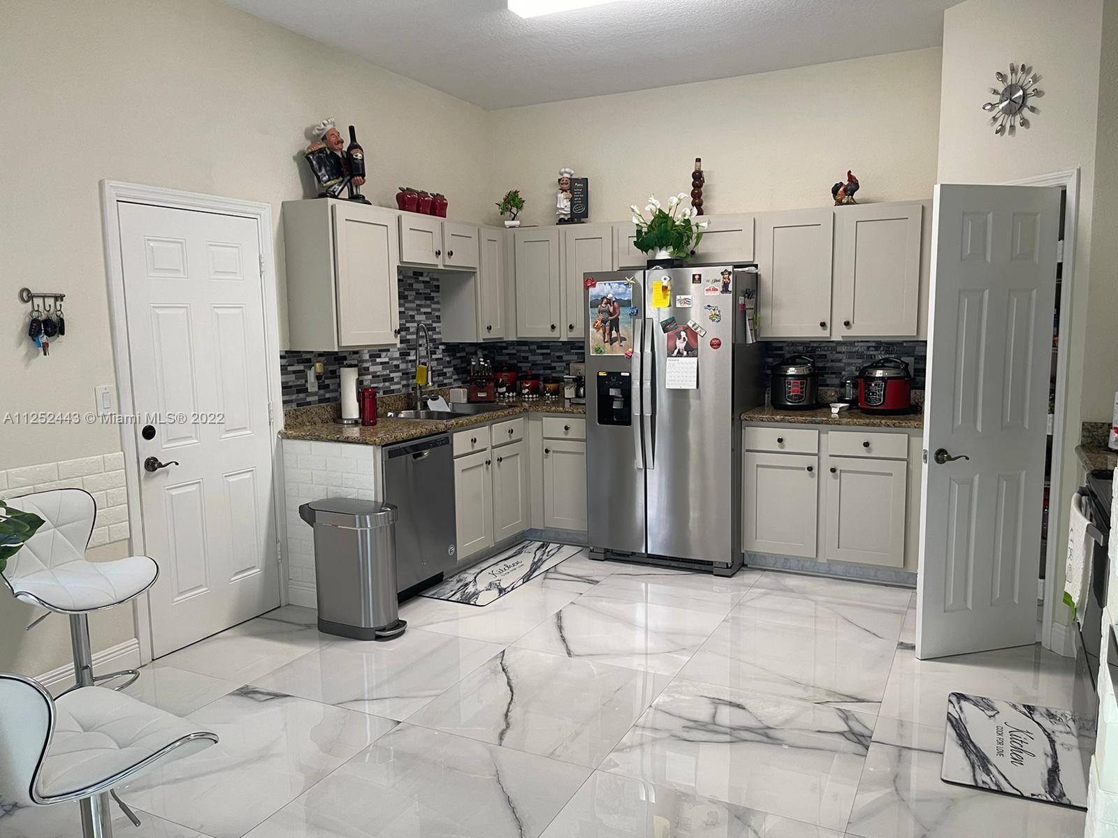2320 SE 17th Ter Unit: 2320