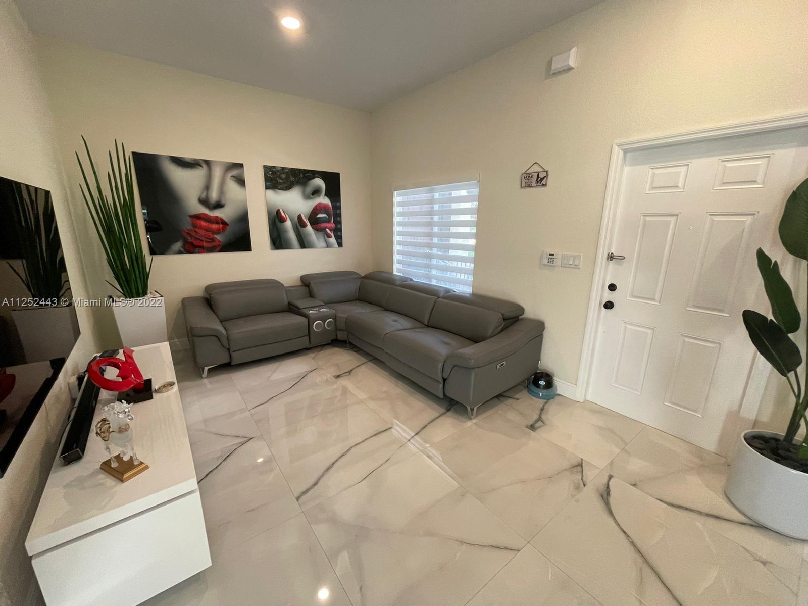 2320 SE 17th Ter Unit: 2320