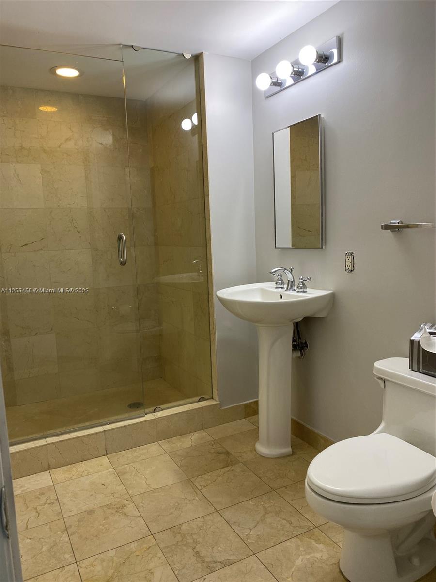 6365 Collins Ave Unit: 3911