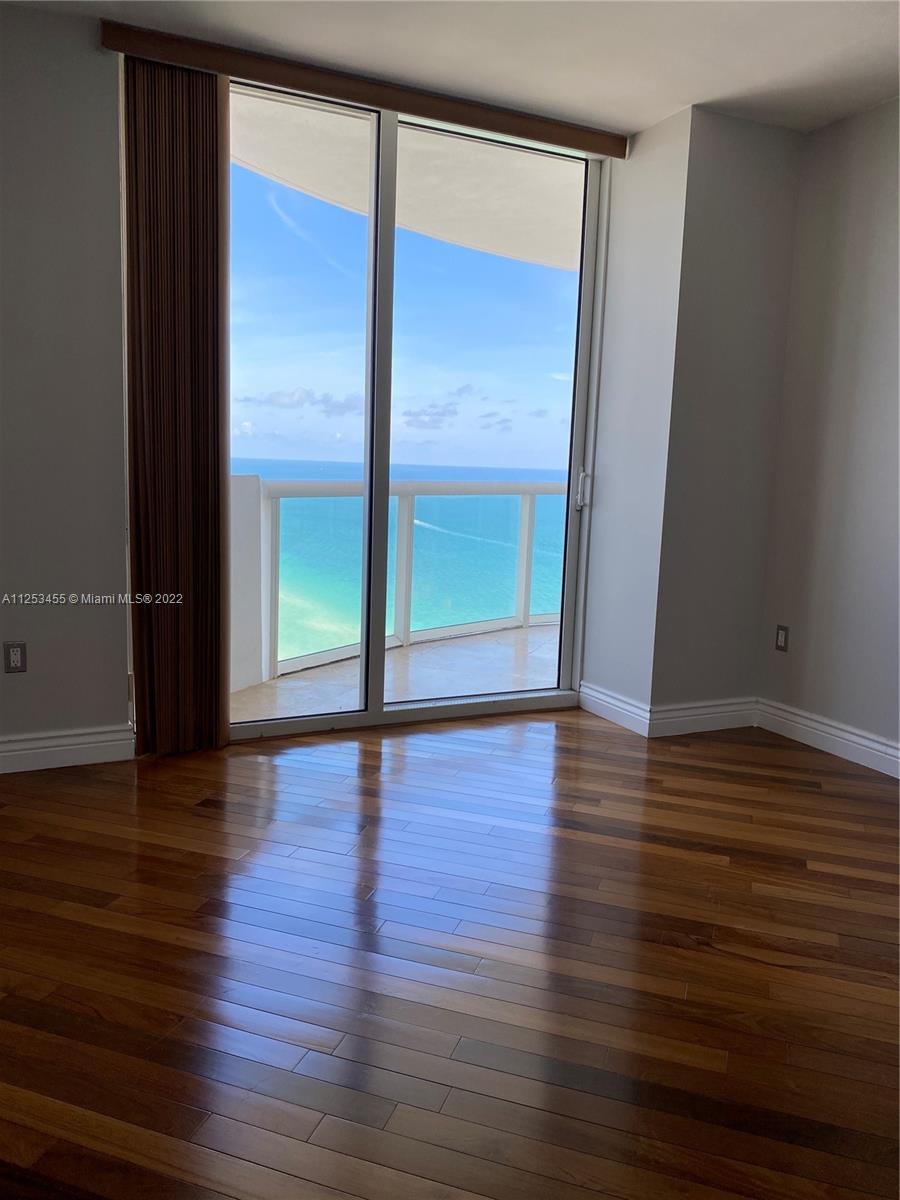 6365 Collins Ave Unit: 3911