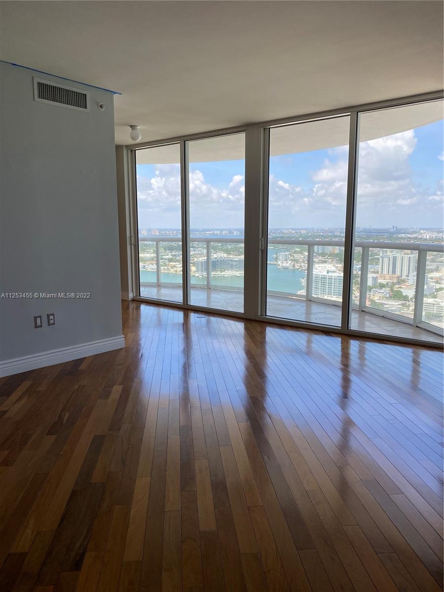 6365 Collins Ave Unit: 3911