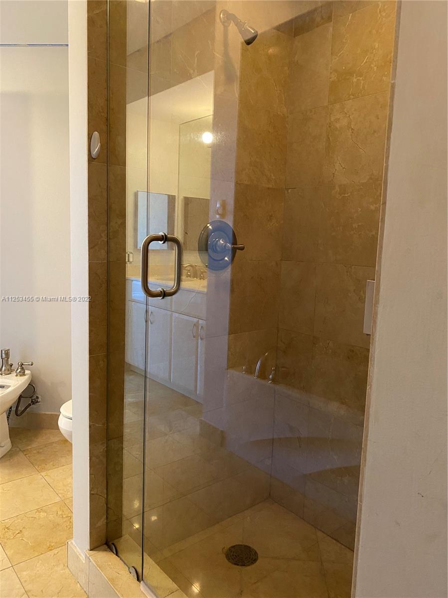 6365 Collins Ave Unit: 3911