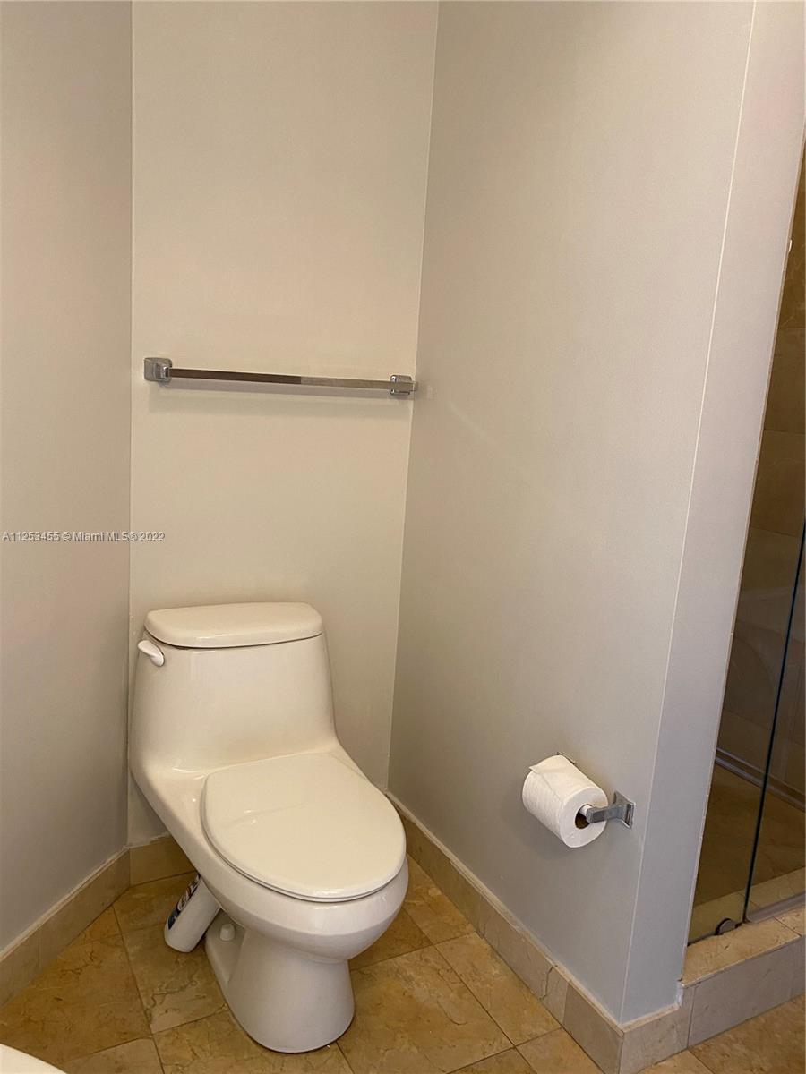 6365 Collins Ave Unit: 3911