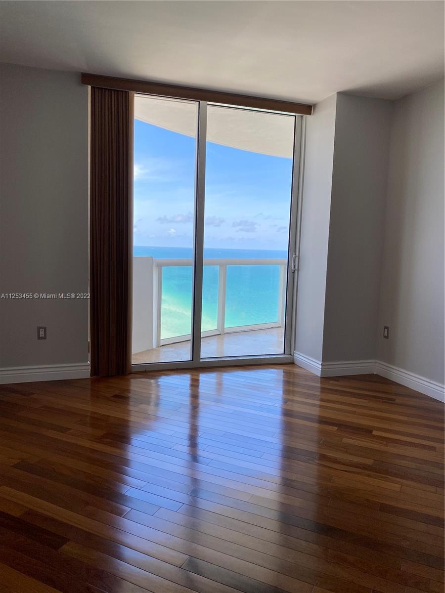 6365 Collins Ave Unit: 3911