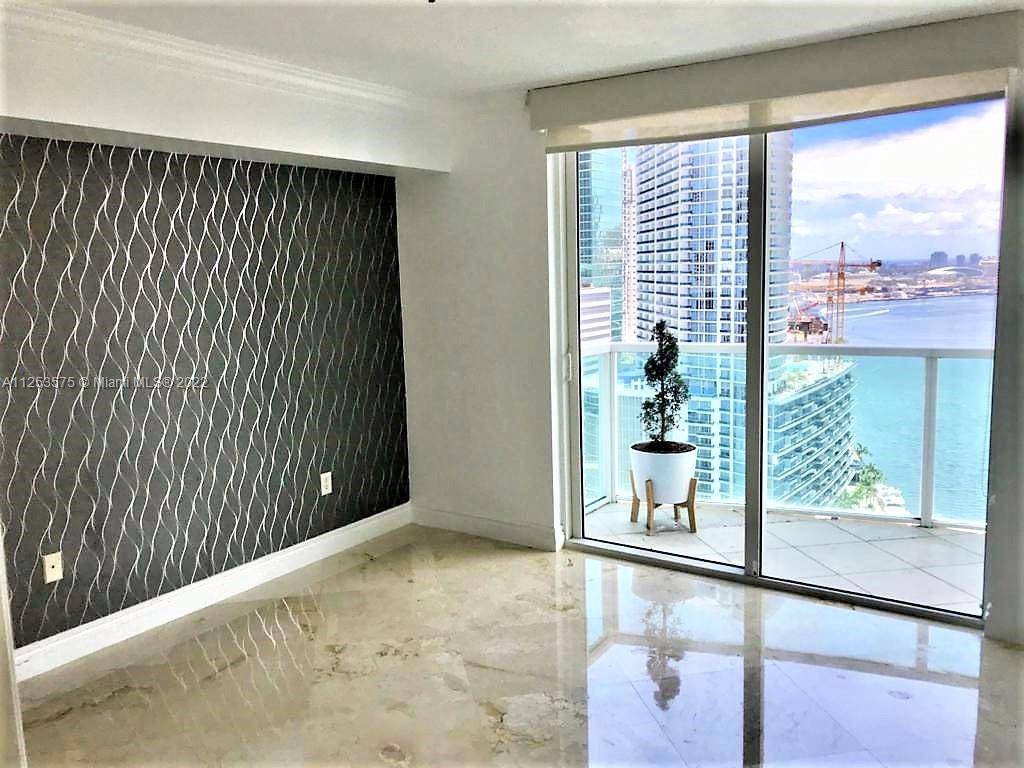 31 SE 5th St Unit: 3006