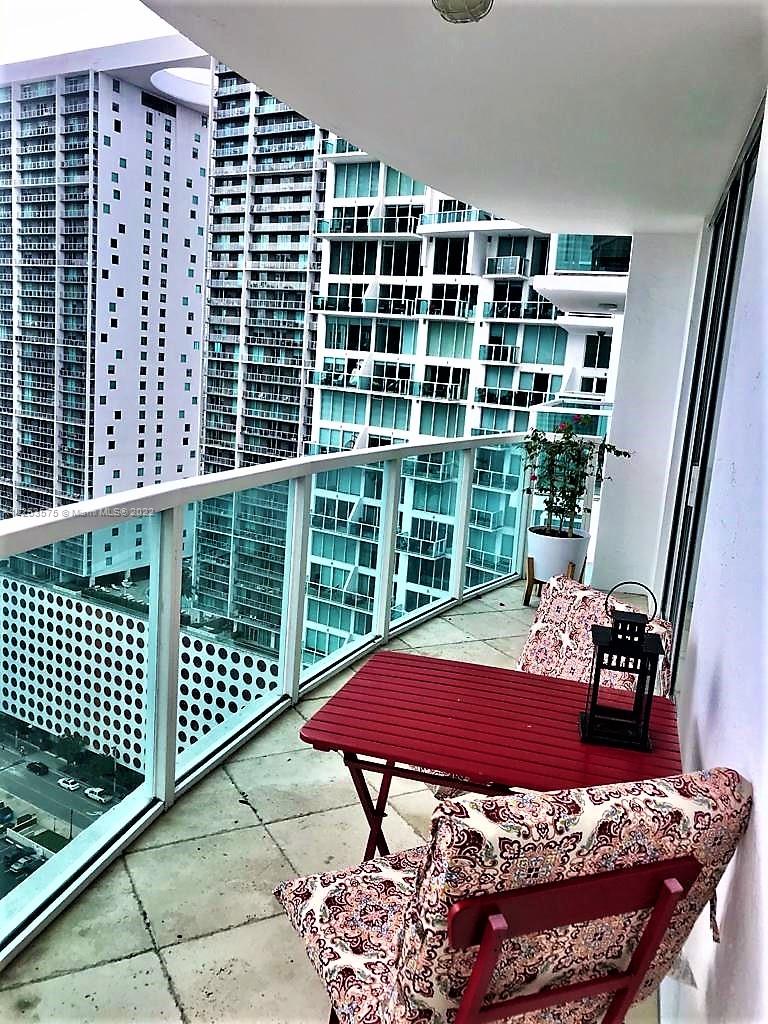 31 SE 5th St Unit: 3006