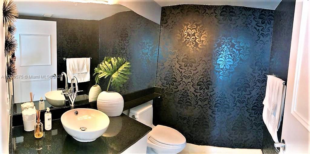 31 SE 5th St Unit: 3006