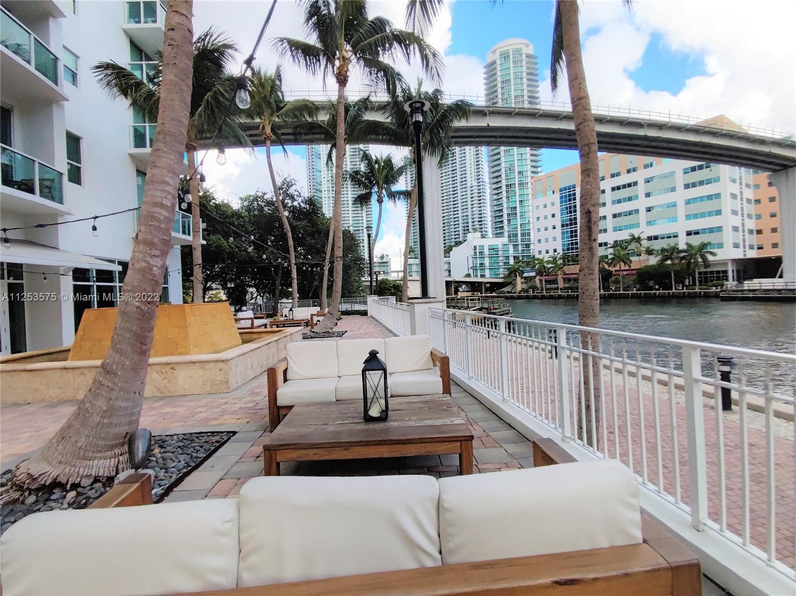 31 SE 5th St Unit: 3006