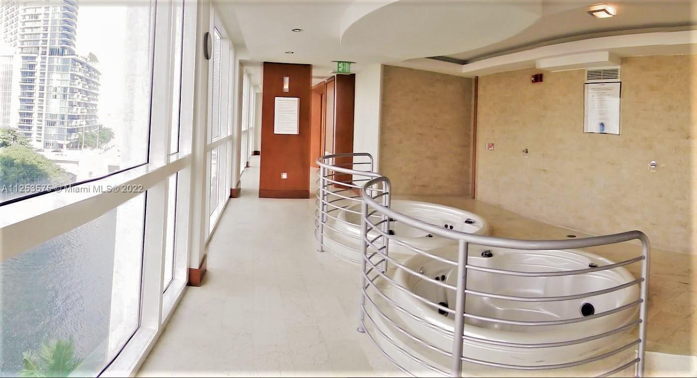 31 SE 5th St Unit: 3006