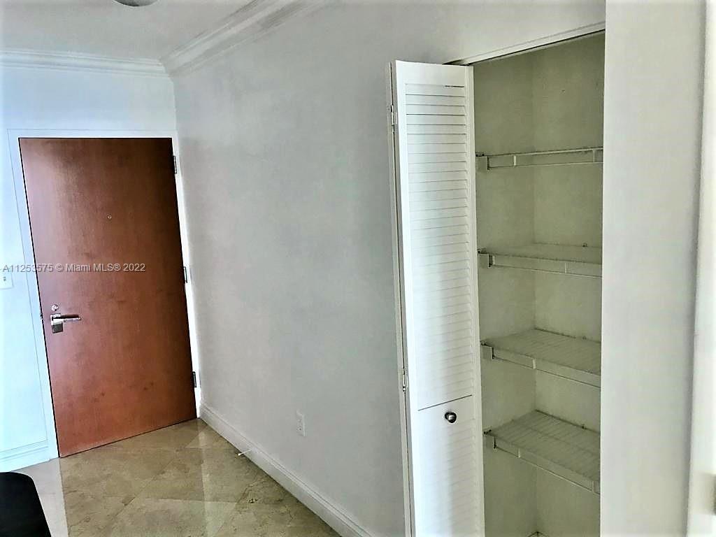 31 SE 5th St Unit: 3006