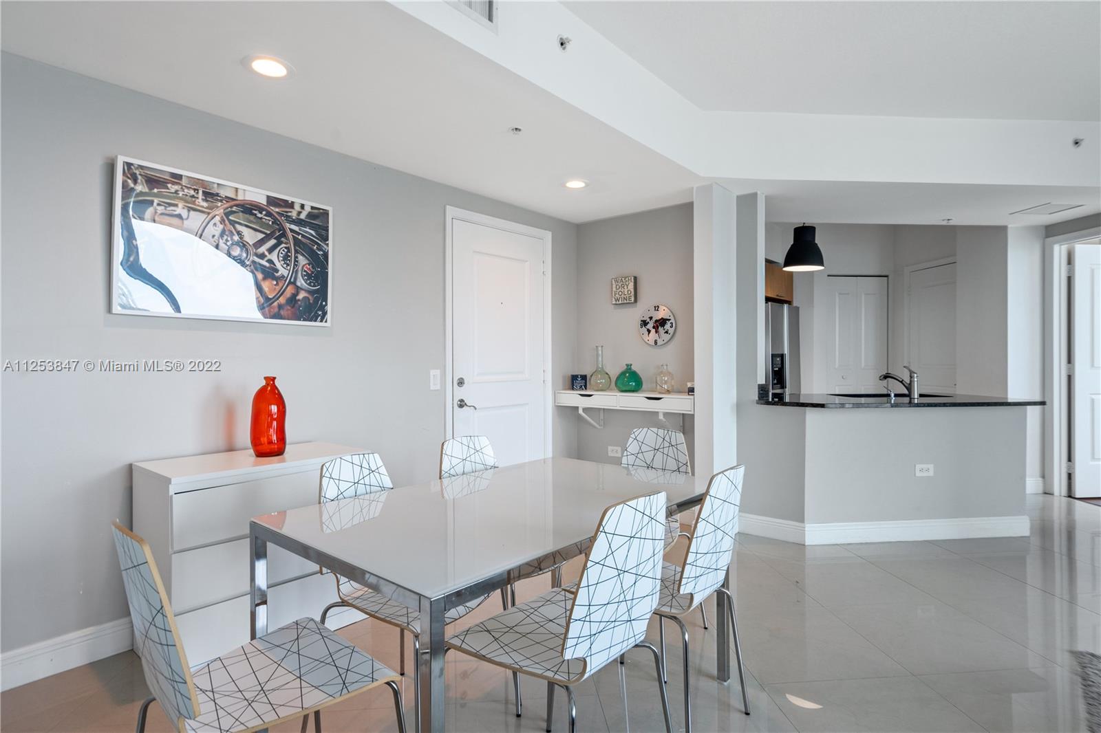 480 NE 30th St Unit: 2003