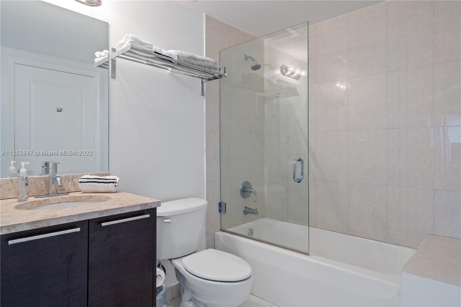 480 NE 30th St Unit: 2003