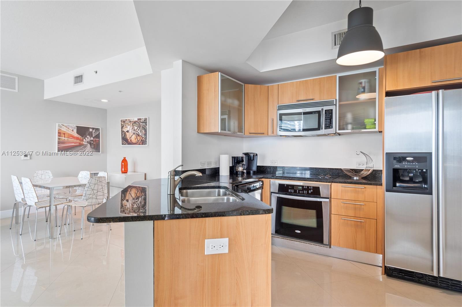 480 NE 30th St Unit: 2003