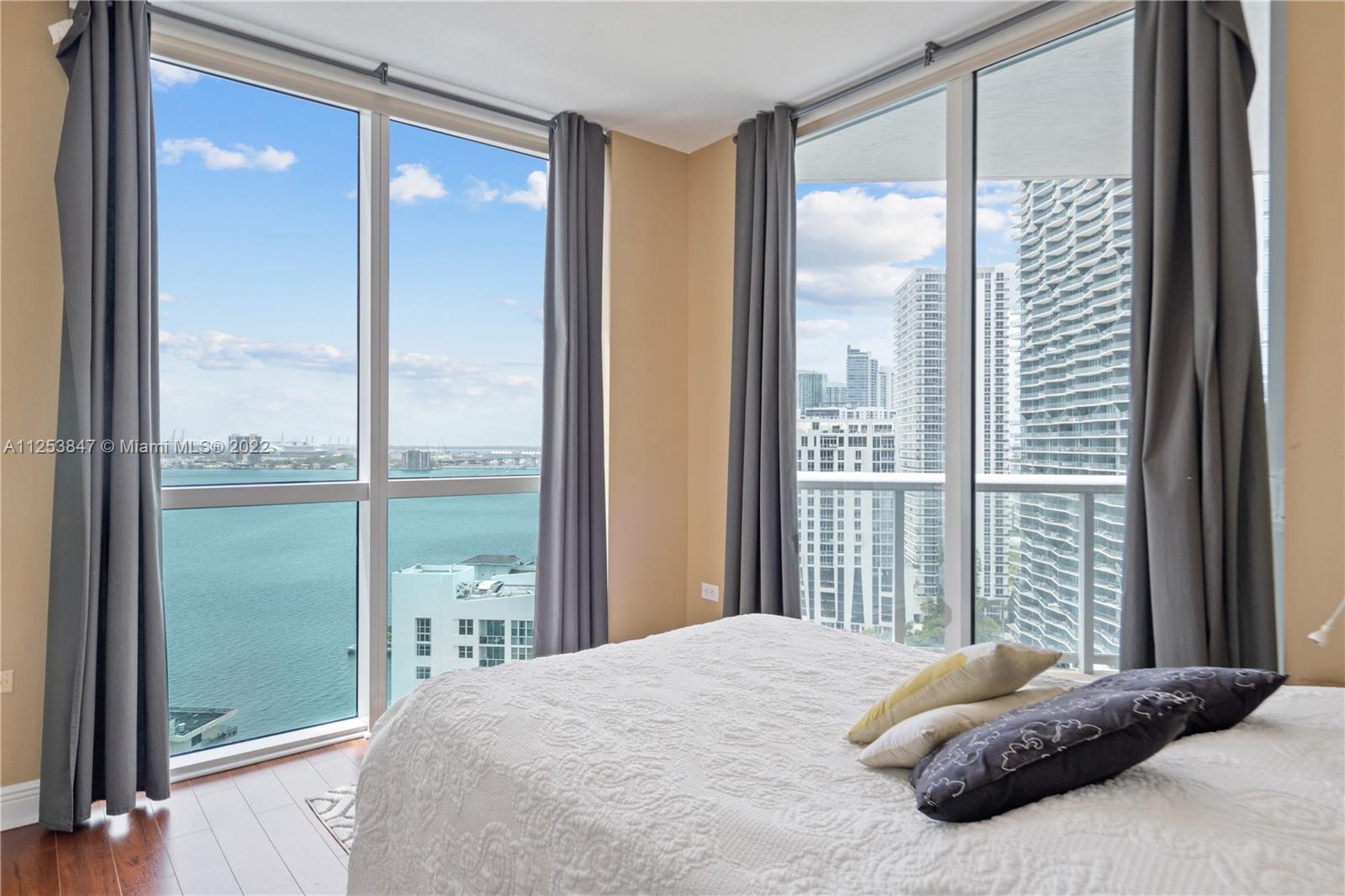 480 NE 30th St Unit: 2003