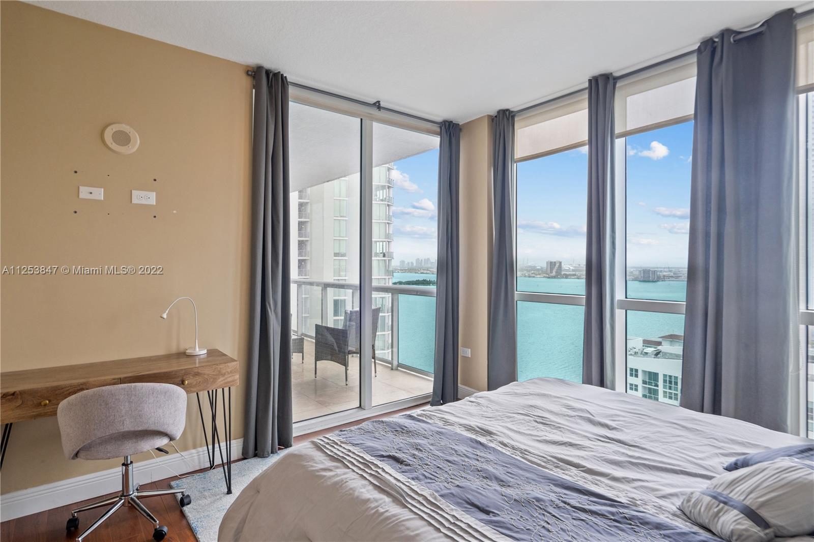 480 NE 30th St Unit: 2003