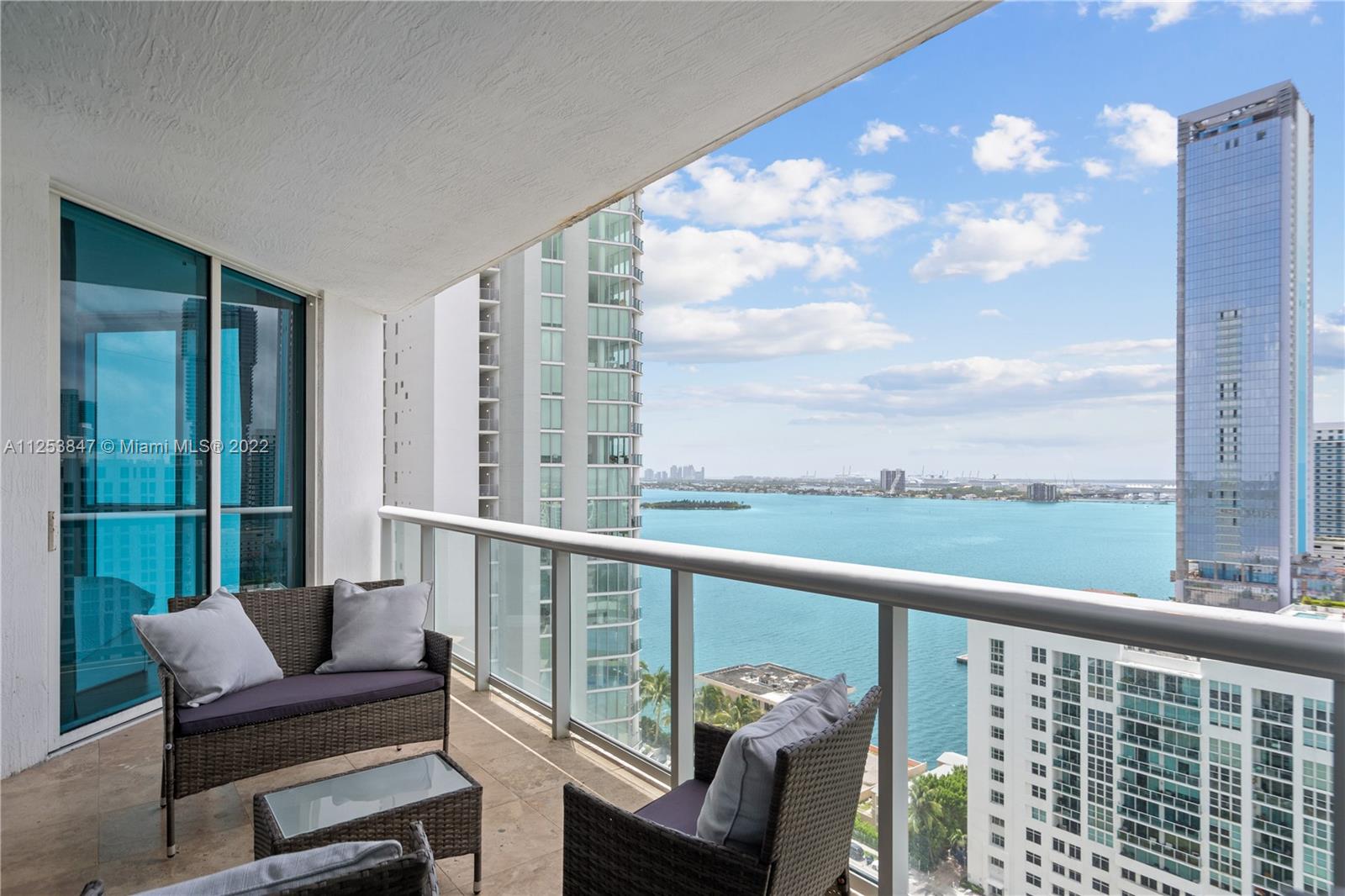 480 NE 30th St Unit: 2003