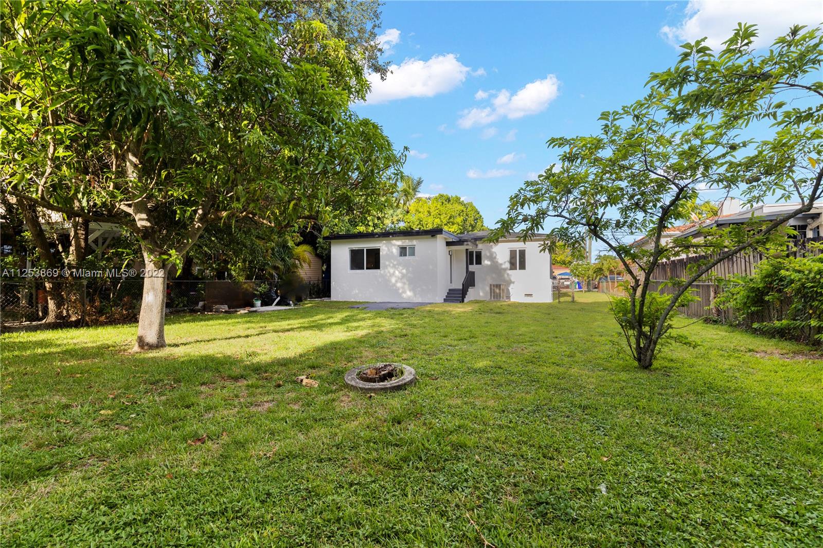 220 SW 64th Ct