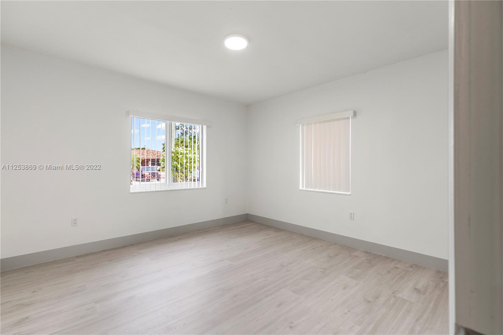 220 SW 64th Ct