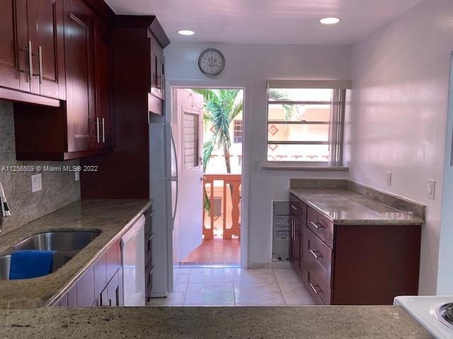 215 SE 3rd Ave Unit: 305A
