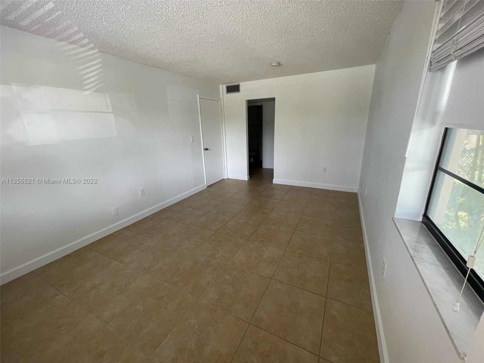 10425 SW 112th Ave Unit: 201