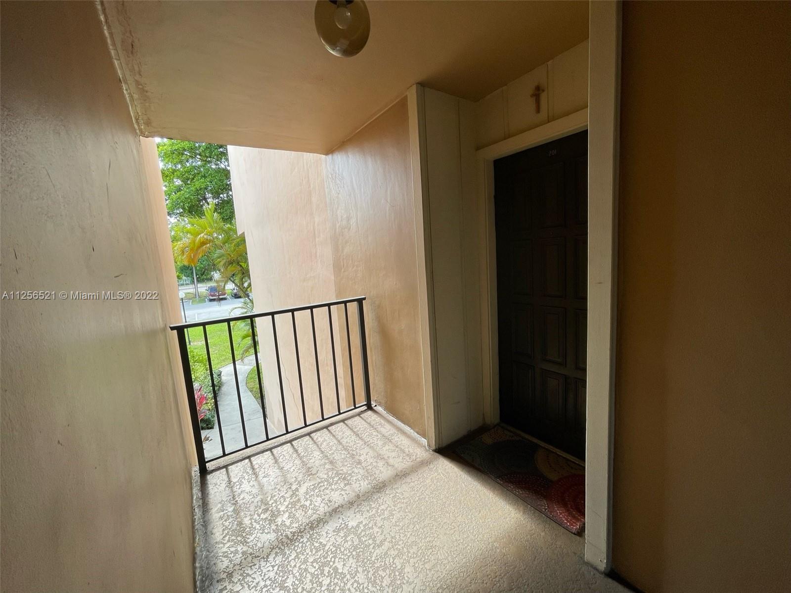 10425 SW 112th Ave Unit: 201