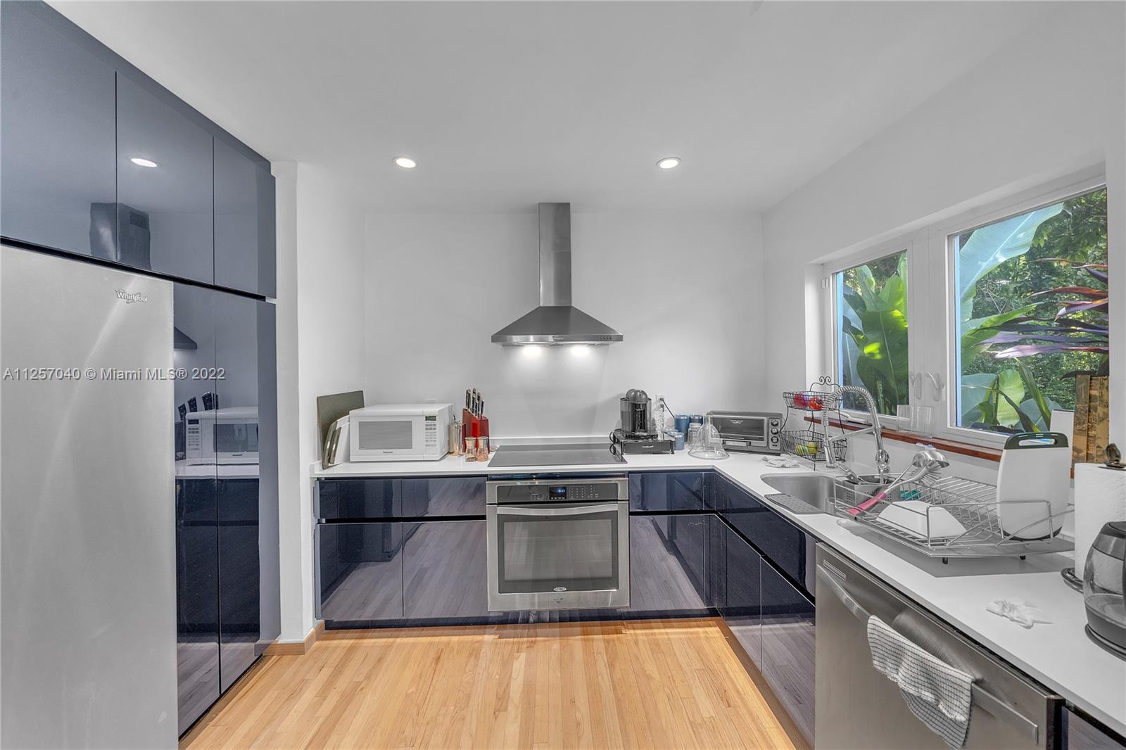 718 NE 87th St Unit: 2