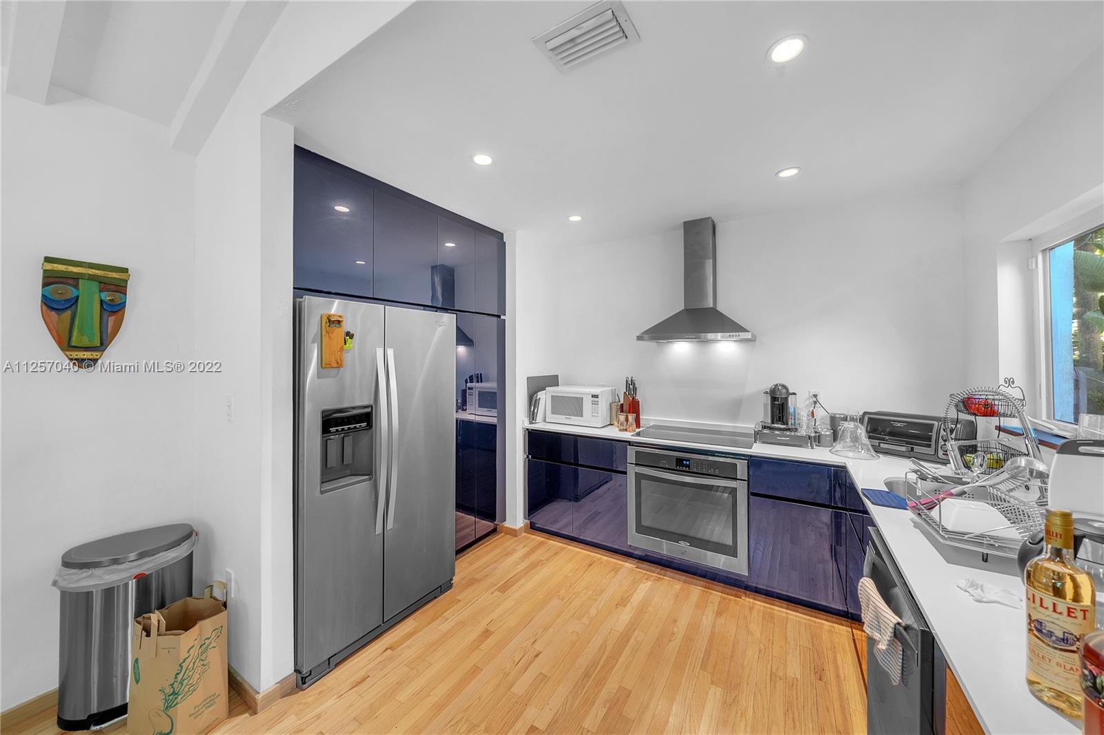 718 NE 87th St Unit: 2