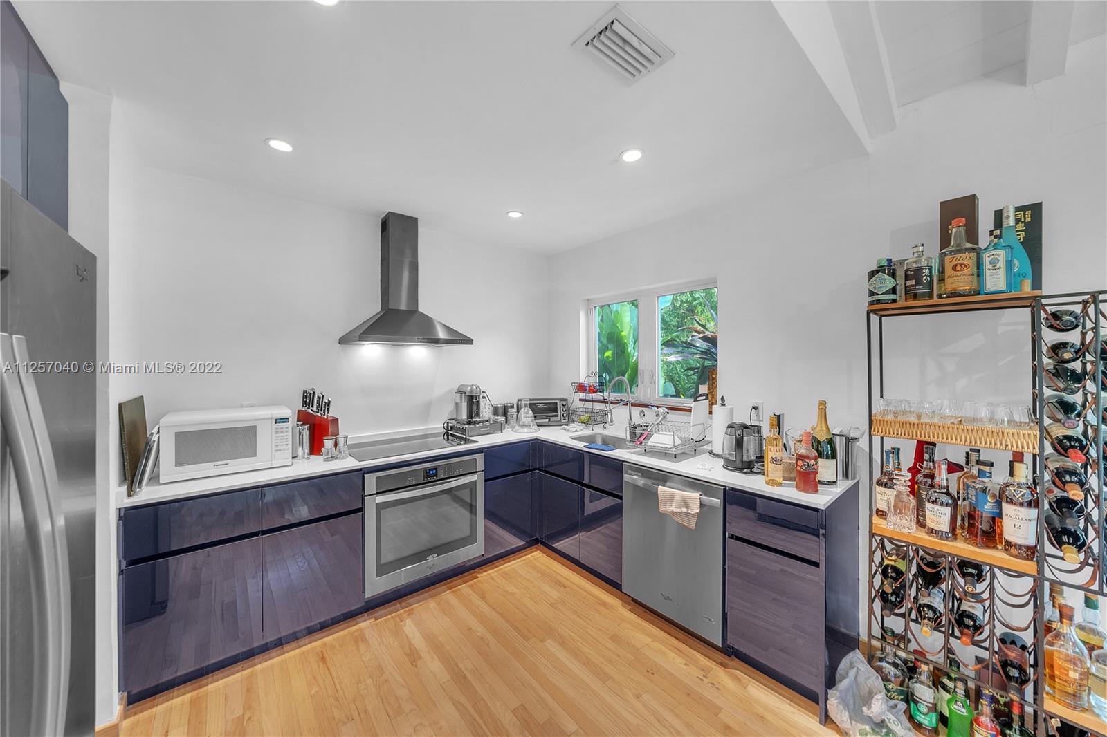 718 NE 87th St Unit: 2