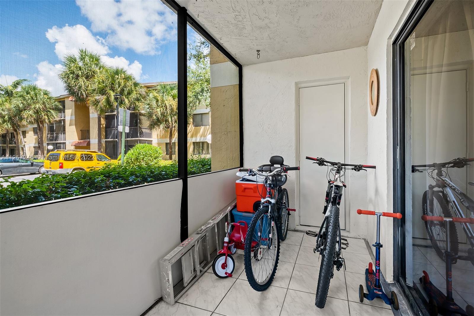 3005 N Oakland Forest Dr Unit: 102
