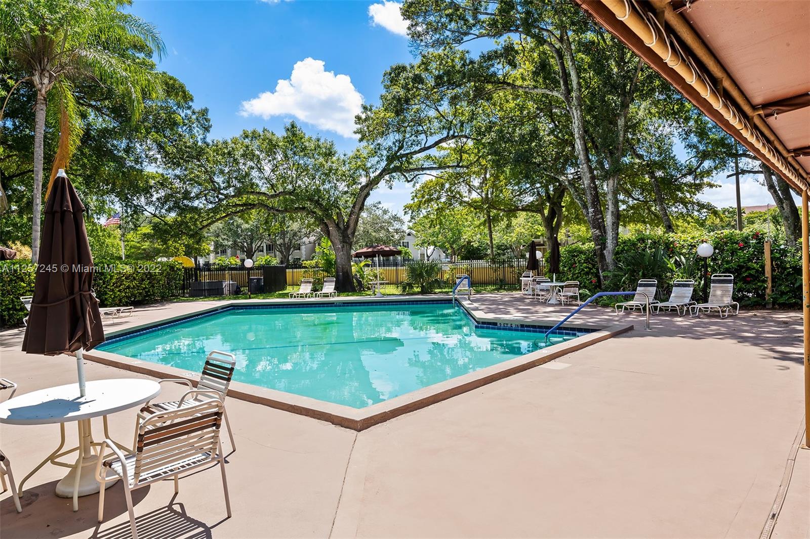3005 N Oakland Forest Dr Unit: 102