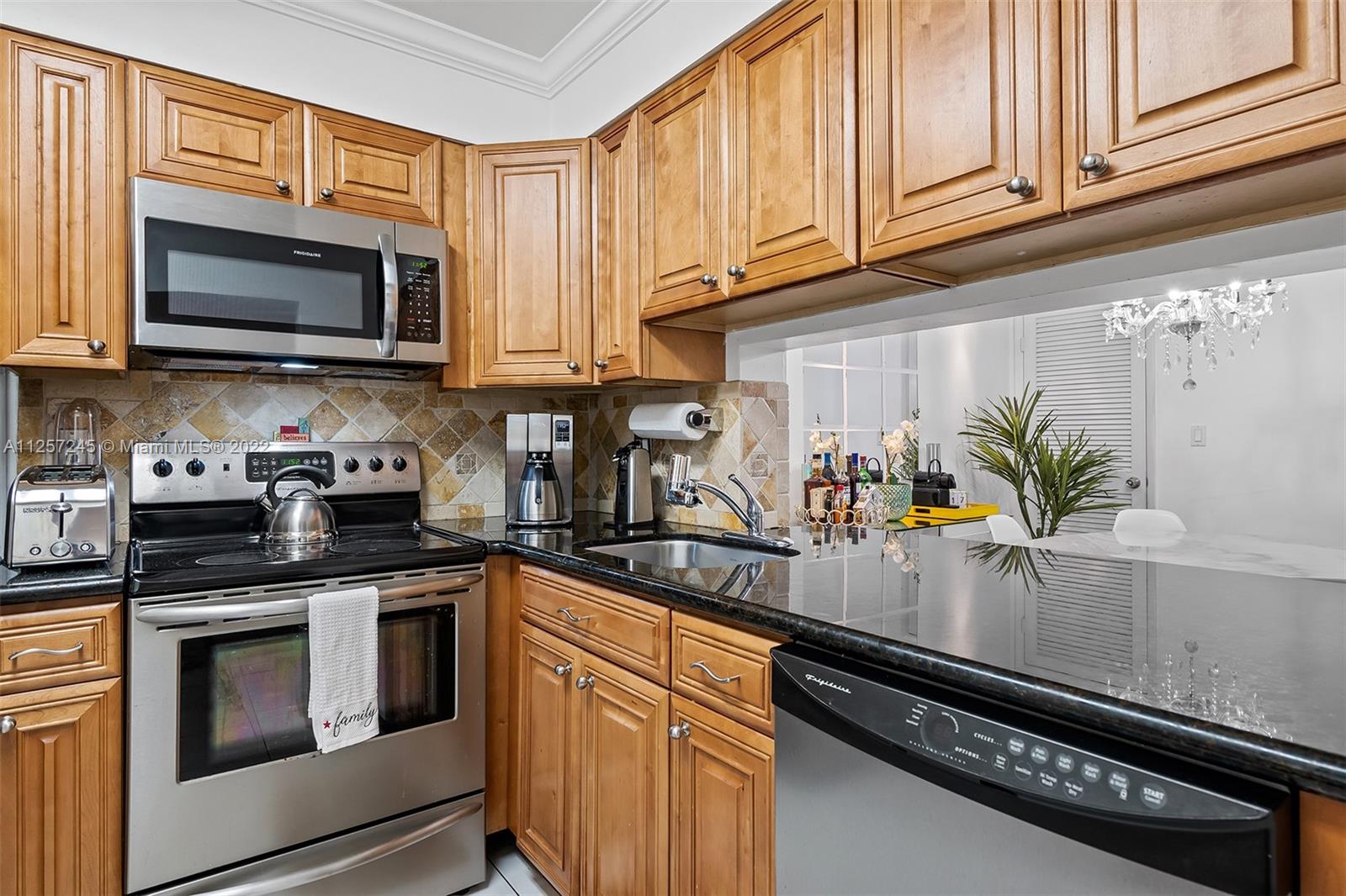 3005 N Oakland Forest Dr Unit: 102