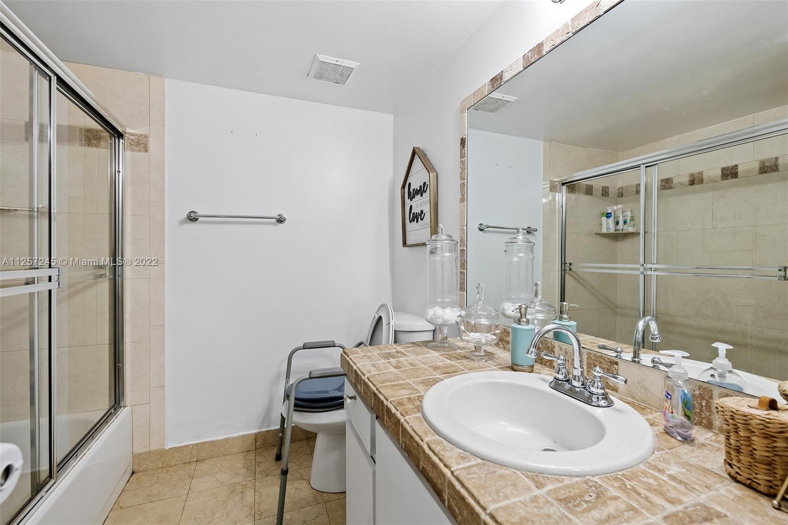 3005 N Oakland Forest Dr Unit: 102